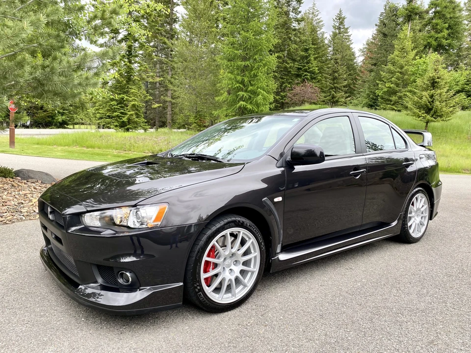 2011 Mitsubishi Lancer Evolution X 9th Gen - Image 2 of 31