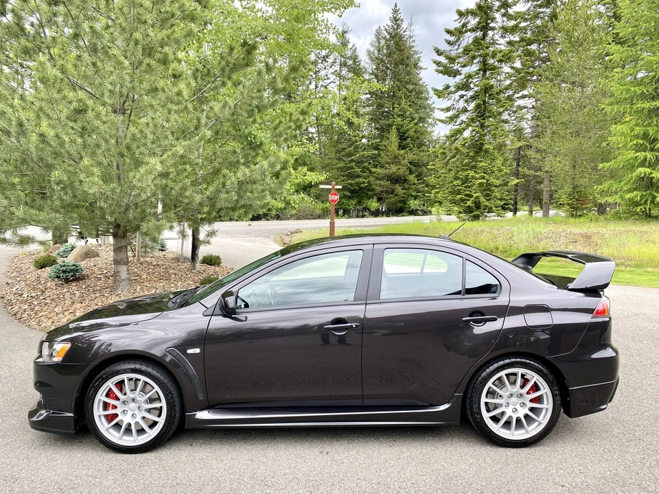 2011 Mitsubishi Lancer Evolution X 9th Gen - Image 13 of 31