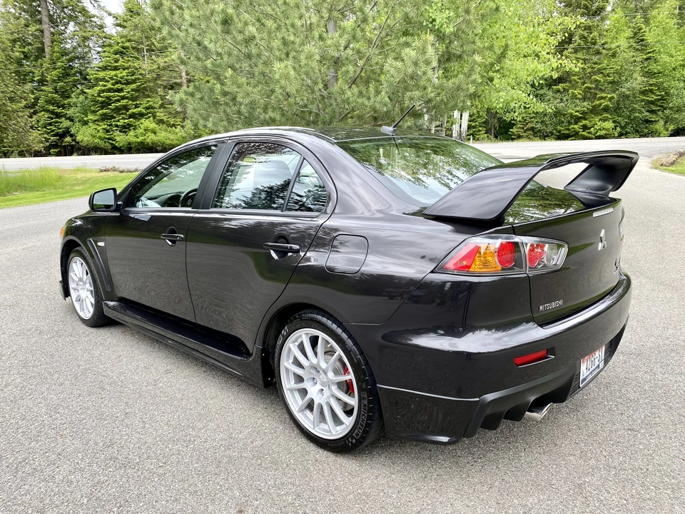 2011 Mitsubishi Lancer Evolution X 9th Gen - Image 12 of 31