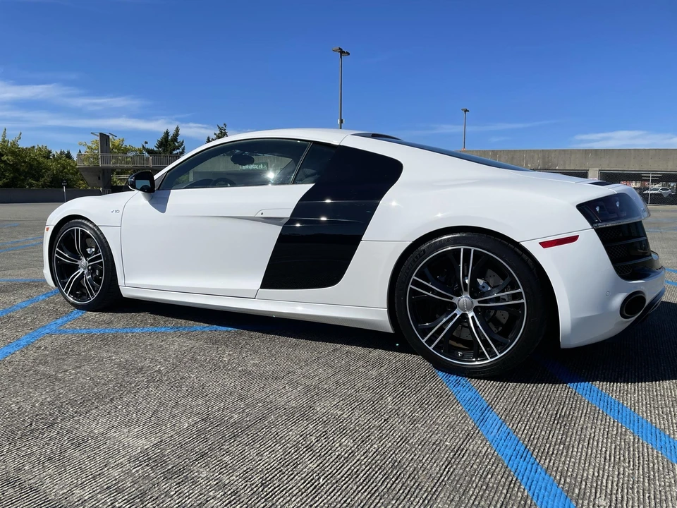 2012 Audi 42 R8 - Image 9 of 31