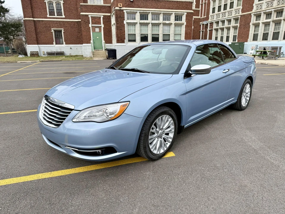 2012 Chrysler 200 - Image 20 of 31