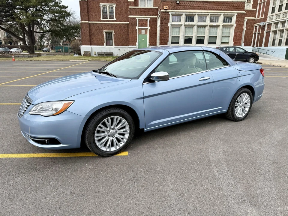 2012 Chrysler 200 - Image 22 of 31