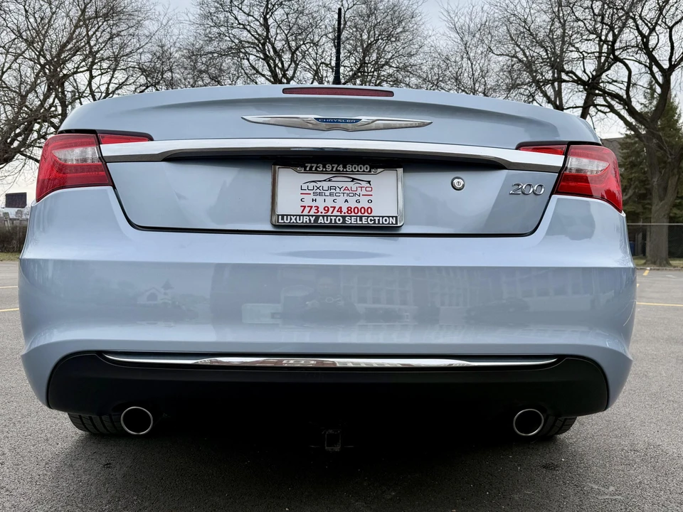 2012 Chrysler 200 - Image 28 of 31
