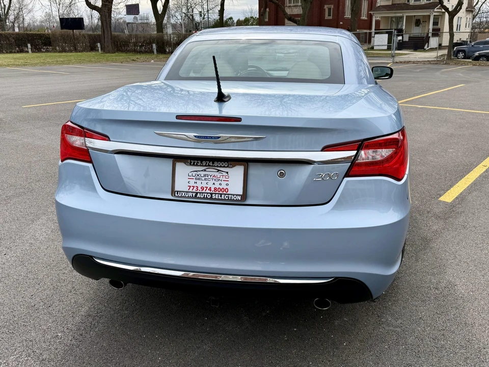 2012 Chrysler 200 - Image 30 of 31