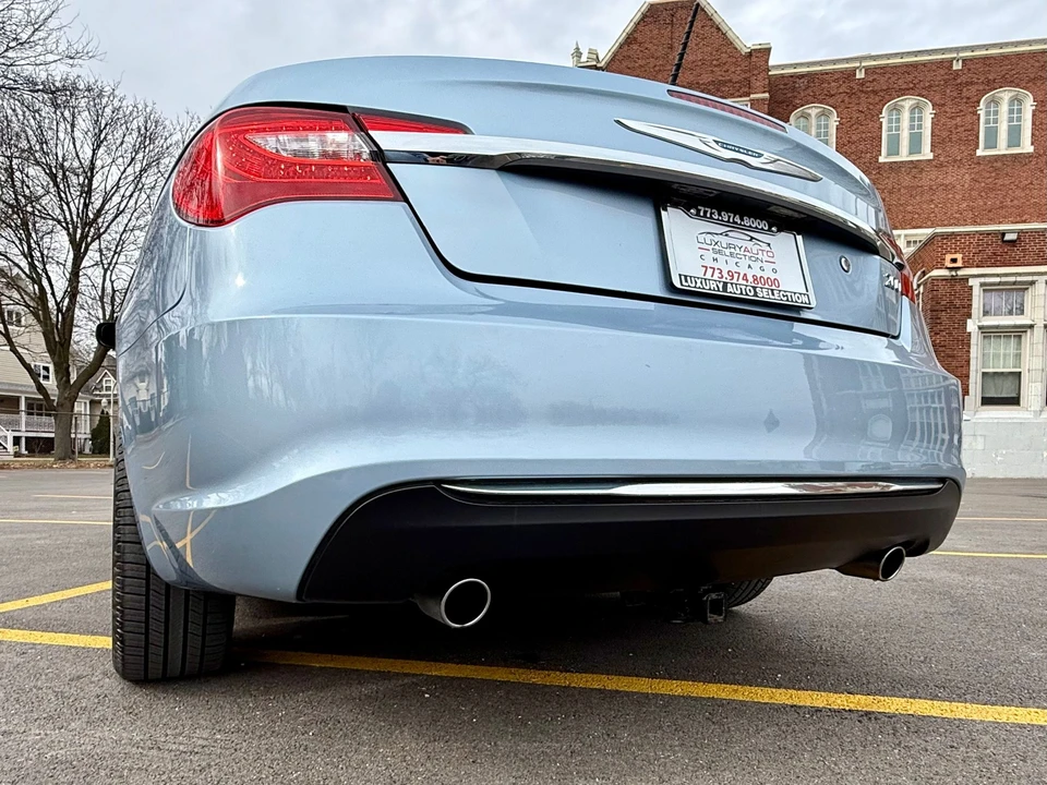 2012 Chrysler 200 - Image 27 of 31