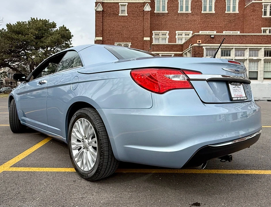 2012 Chrysler 200 - Image 25 of 31
