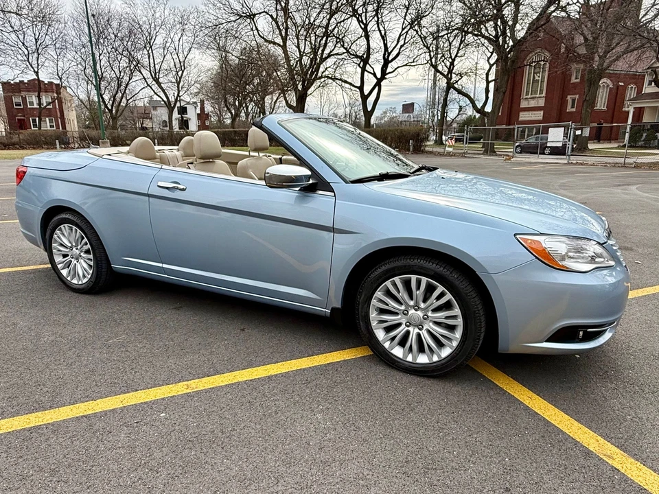 2012 Chrysler 200 - Image 2 of 31