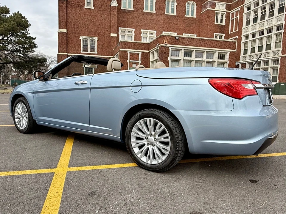 2012 Chrysler 200 - Image 8 of 31