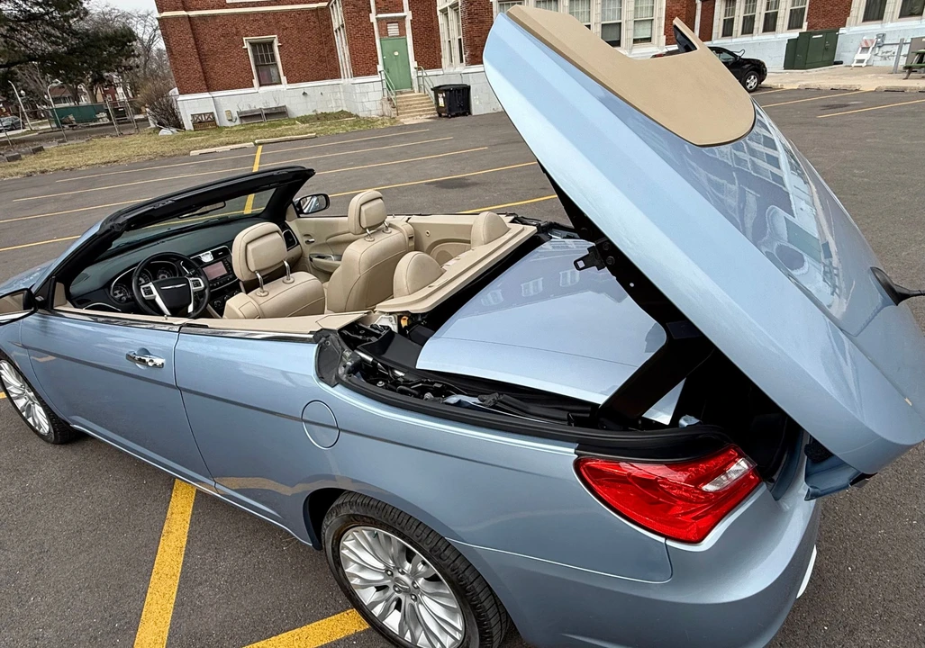 2012 Chrysler 200 - Image 11 of 31