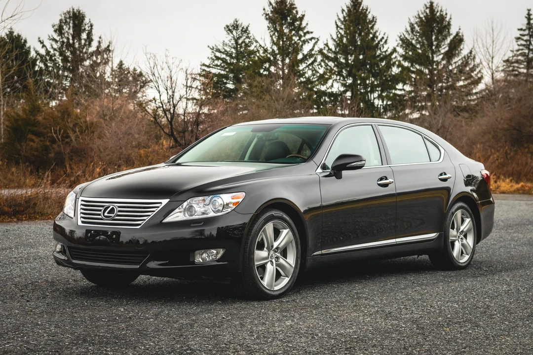 2012 Lexus LS 4th Gen - Image 7 of 31