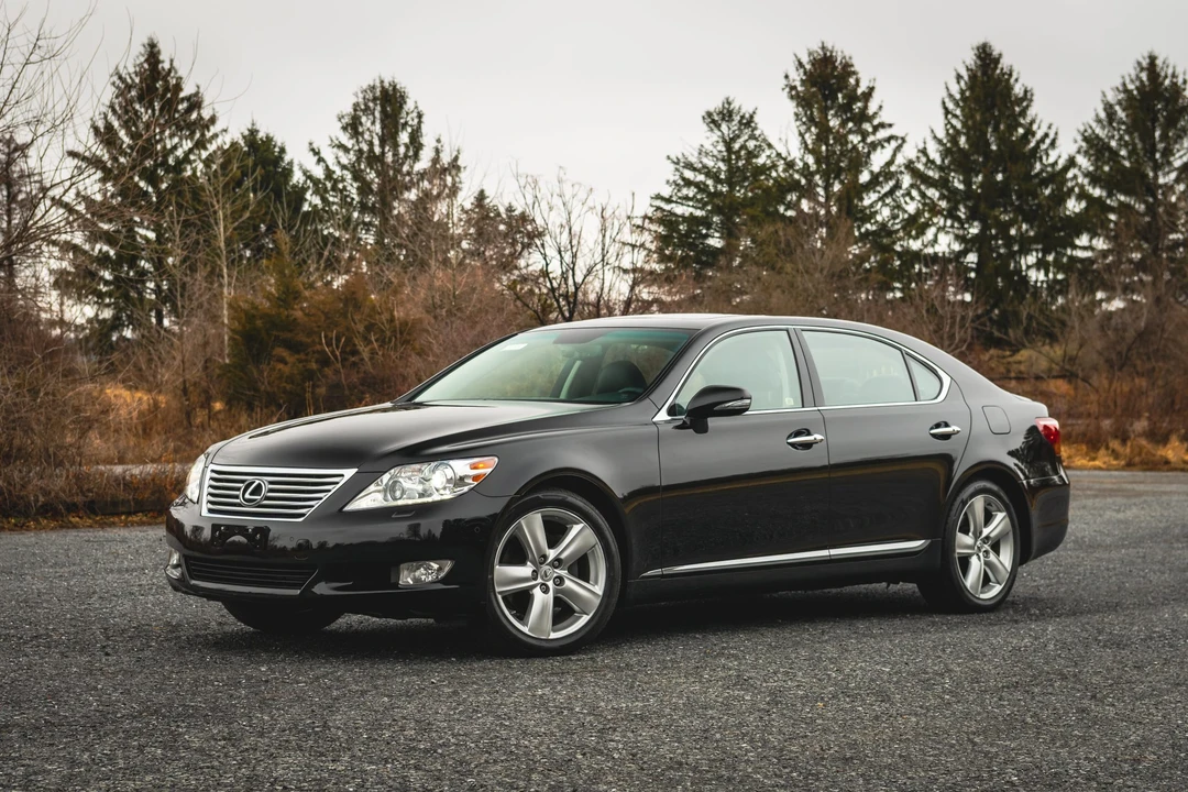 2012 Lexus LS 4th Gen - Image 13 of 31
