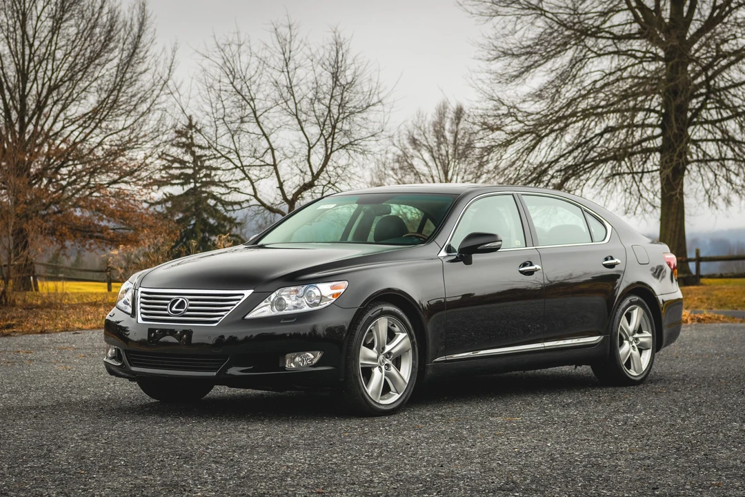 2012 Lexus LS 4th Gen - Image 6 of 31
