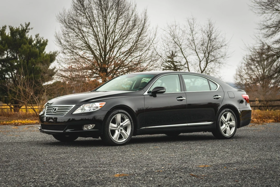 2012 Lexus LS 4th Gen - Image 15 of 31