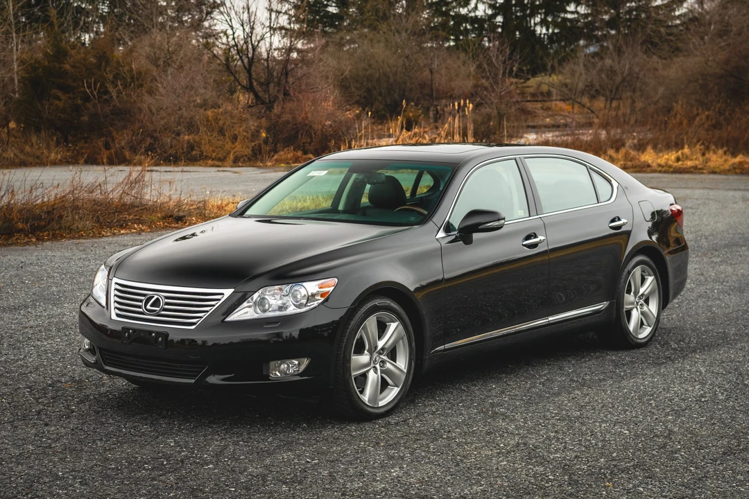 2012 Lexus LS 4th Gen - Image 8 of 31