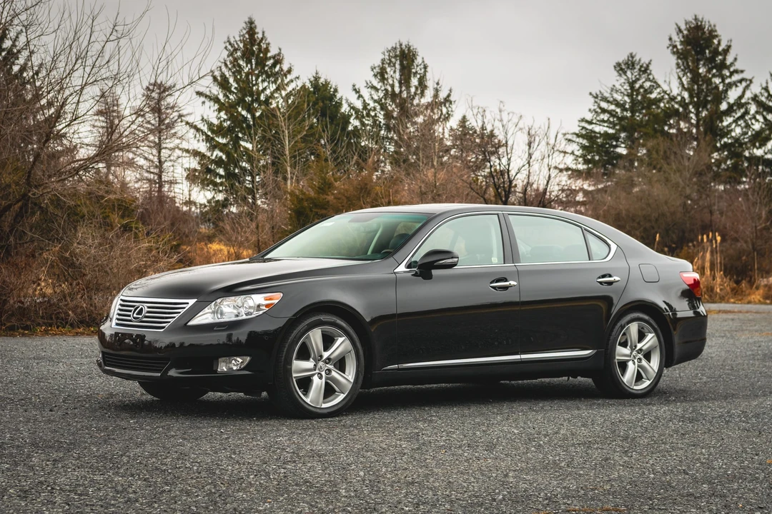 2012 Lexus LS 4th Gen - Image 12 of 31