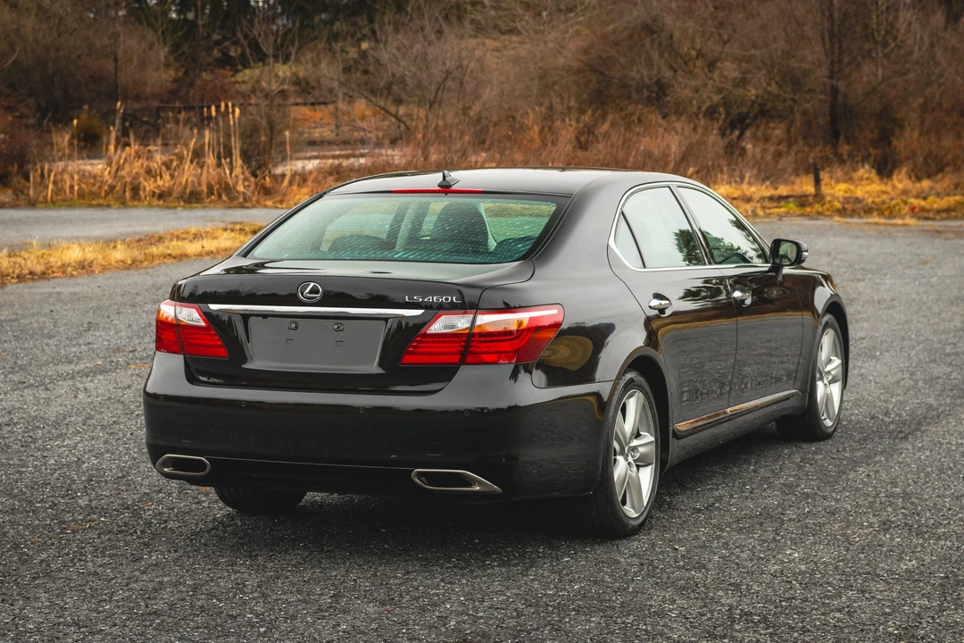 2012 Lexus LS 4th Gen - Image 28 of 31