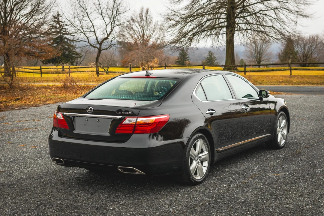 2012 Lexus LS 4th Gen - Image 29 of 31