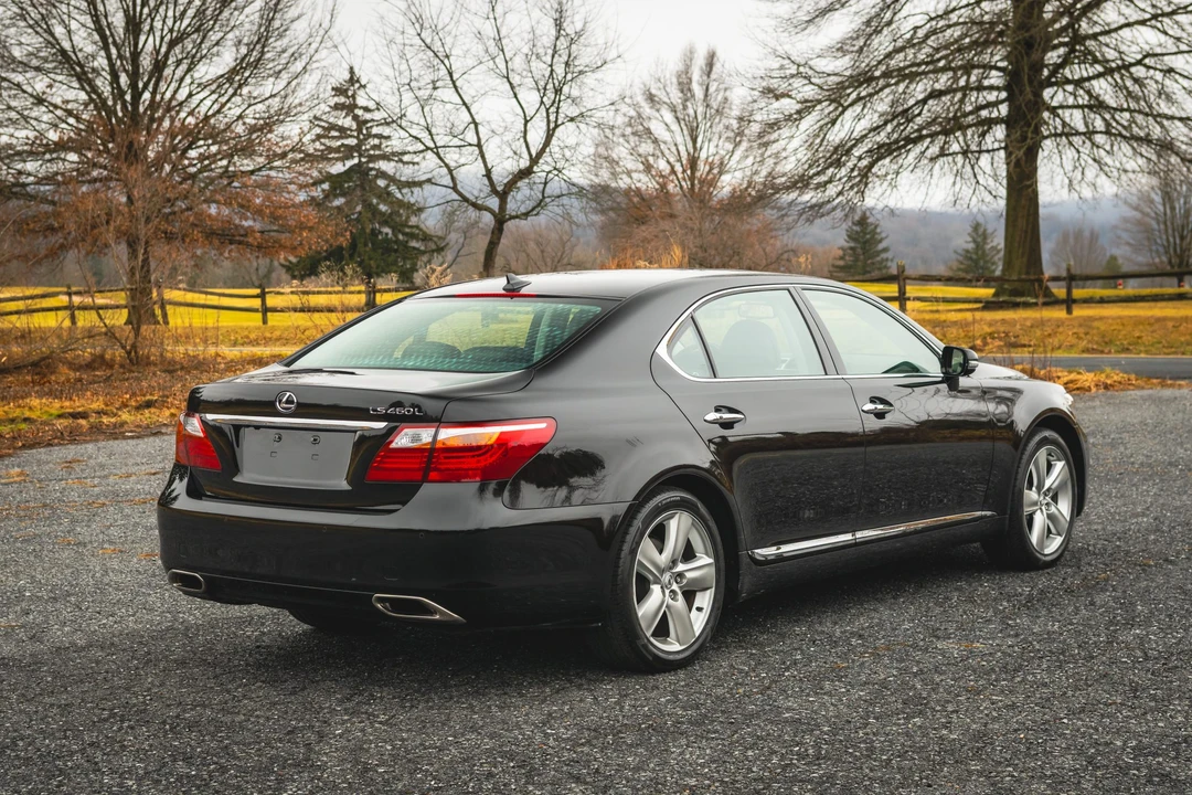 2012 Lexus LS 4th Gen - Image 30 of 31