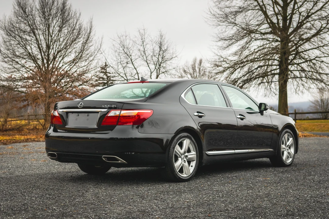 2012 Lexus LS 4th Gen - Image 31 of 31