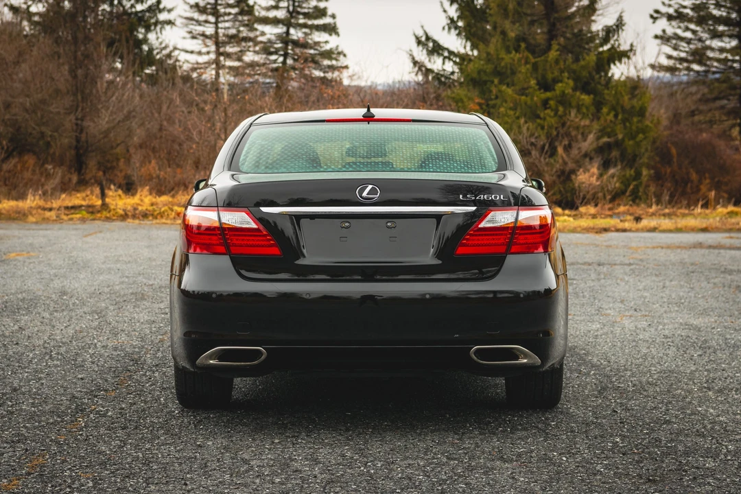 2012 Lexus LS 4th Gen - Image 26 of 31