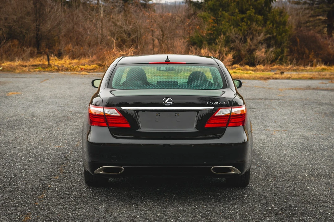 2012 Lexus LS 4th Gen - Image 25 of 31