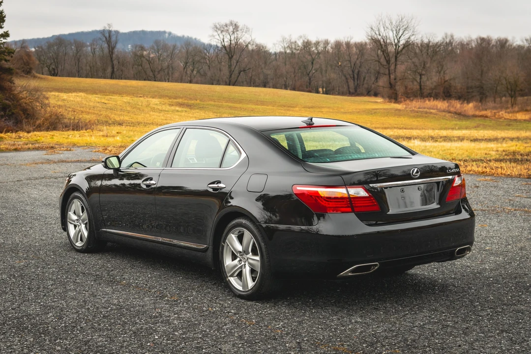 2012 Lexus LS 4th Gen - Image 22 of 31