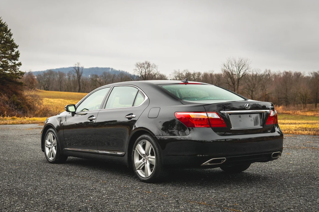 2012 Lexus LS 4th Gen - Image 20 of 31