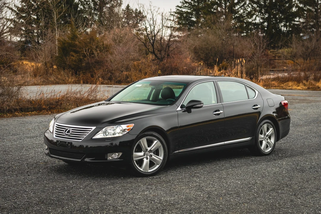 2012 Lexus LS 4th Gen - Image 9 of 31