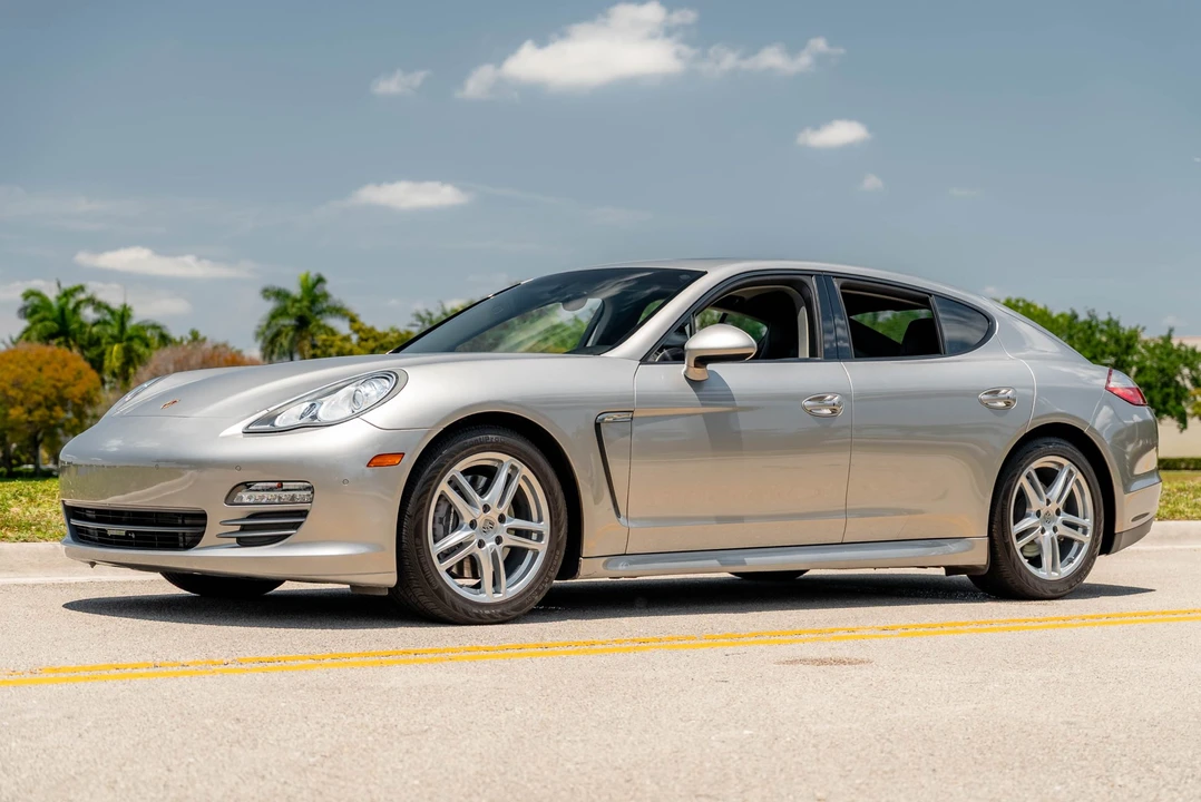 2012 Porsche 970 Panamera - Image 2 of 31