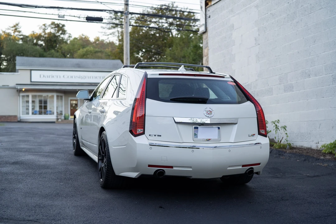 2013 Cadillac CTS-V 2nd Gen - Image 2 of 31