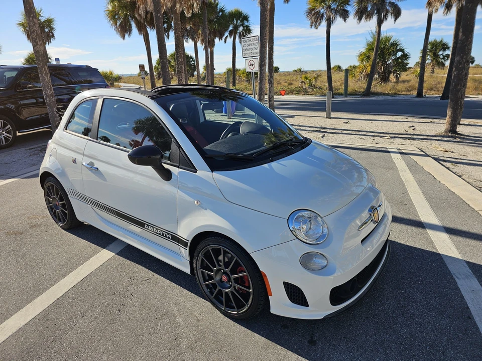 2013 Fiat Abarth 500 - Image 2 of 31