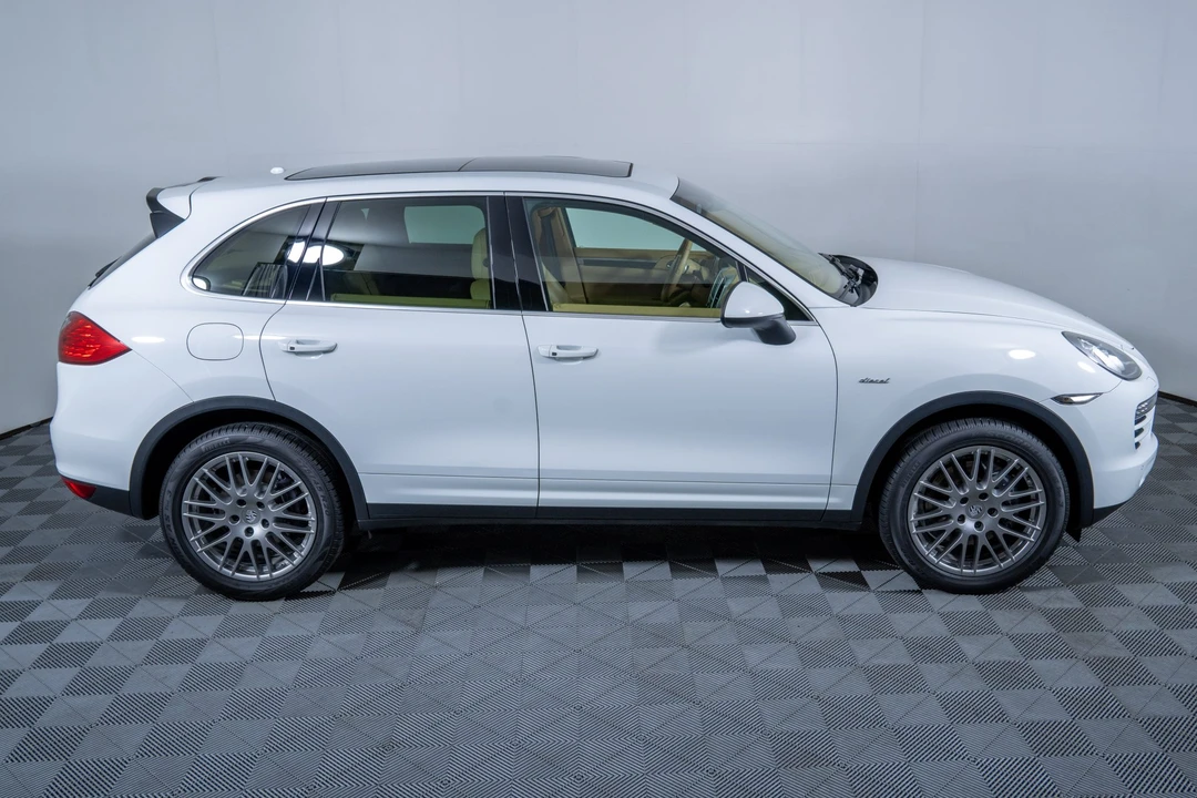 2013 Porsche 958 Cayenne Diesel - Image 11 of 31