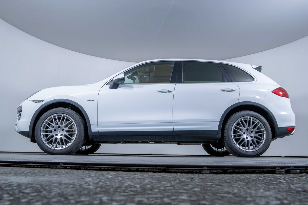2013 Porsche 958 Cayenne Diesel - Image 23 of 31