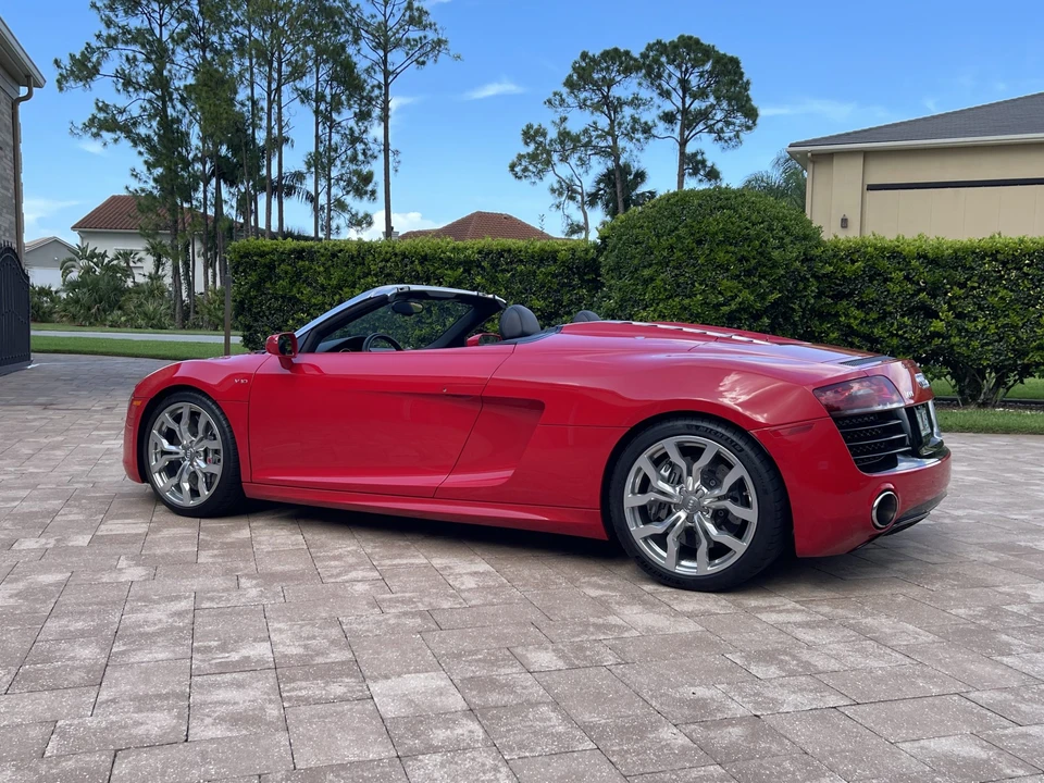 2014 Audi 42 R8 - Image 10 of 31