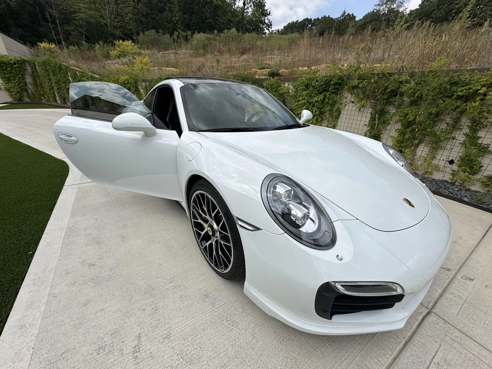 2014 Porsche 991 Turbo - Image 27 of 31
