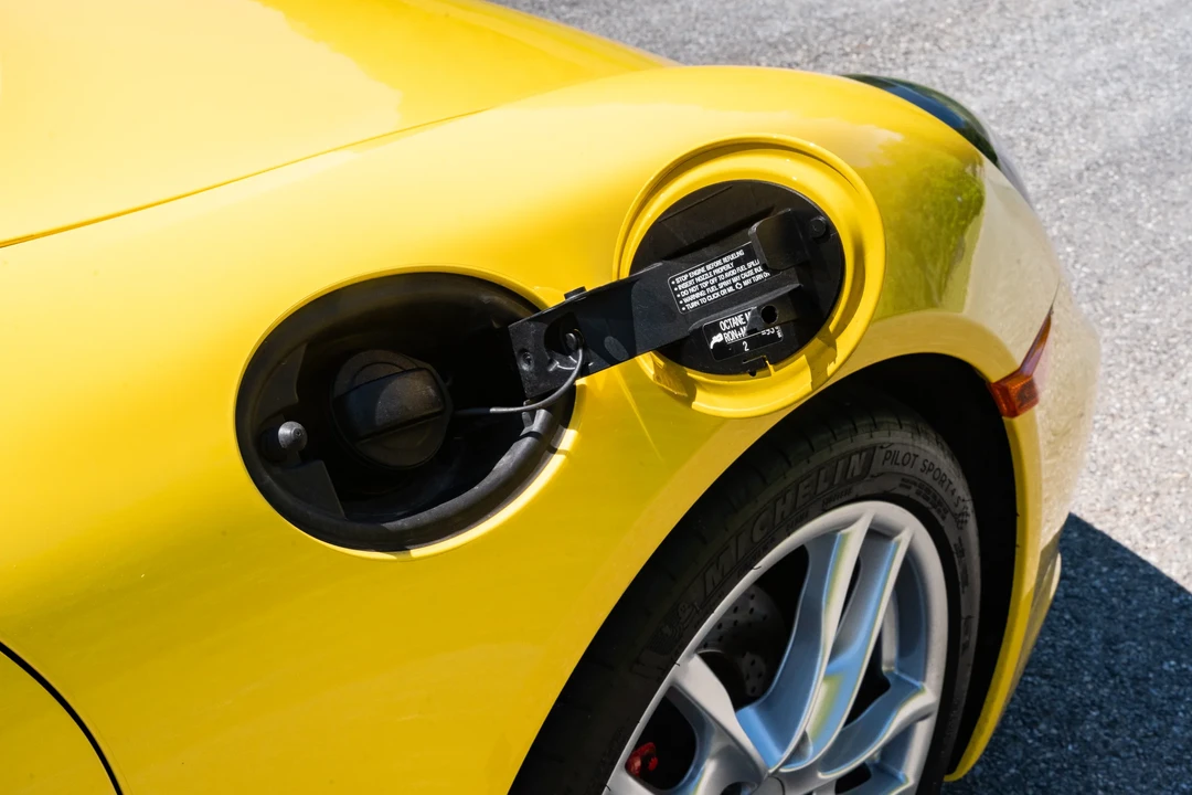 2014 Porsche 981 Cayman S - Image 24 of 31