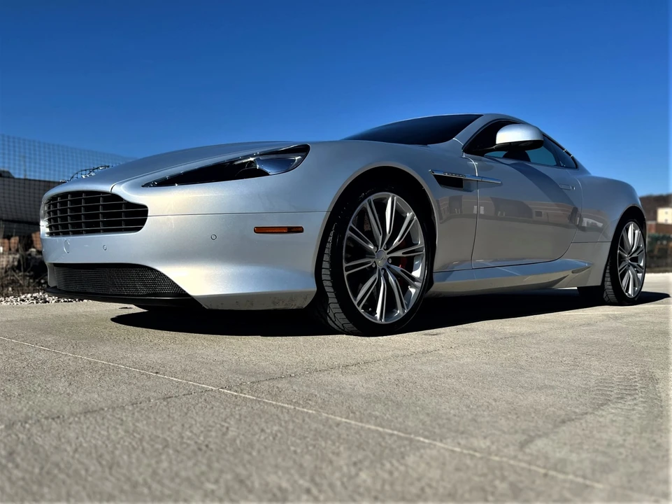 2015 Aston Martin DB9 - Image 9 of 31