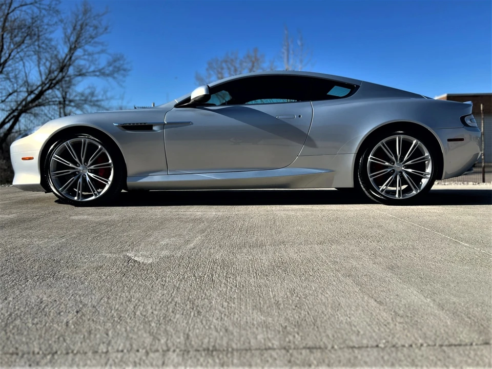2015 Aston Martin DB9 - Image 18 of 31