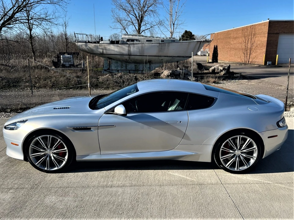 2015 Aston Martin DB9 - Image 16 of 31