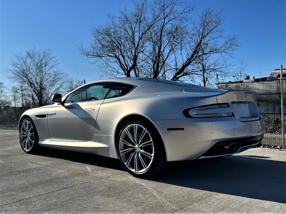 2015 Aston Martin DB9 - Image 19 of 31