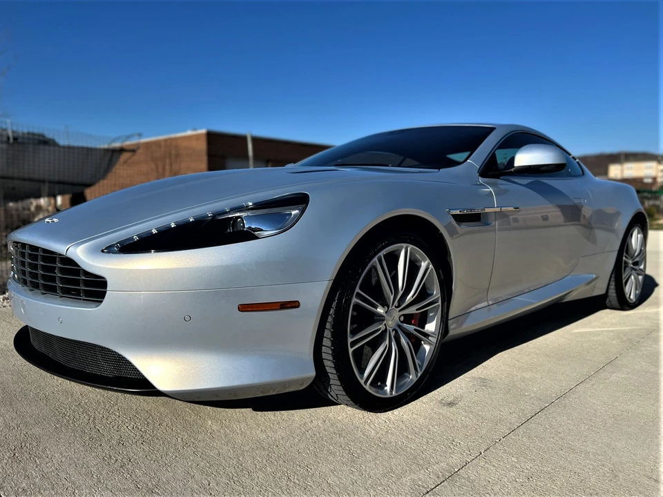 2015 Aston Martin DB9 - Image 11 of 31