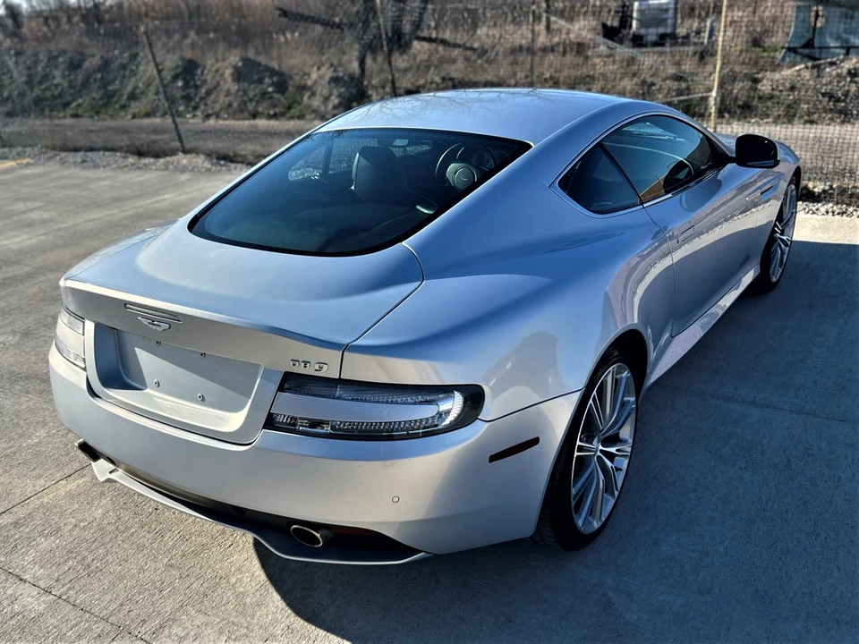 2015 Aston Martin DB9 - Image 29 of 31