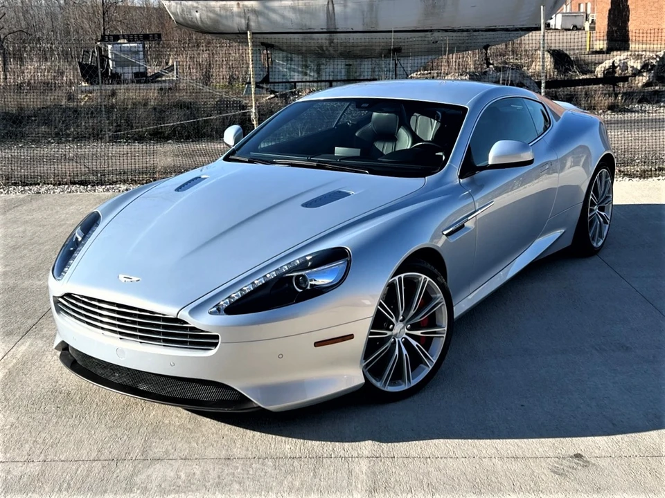 2015 Aston Martin DB9 - Image 3 of 31