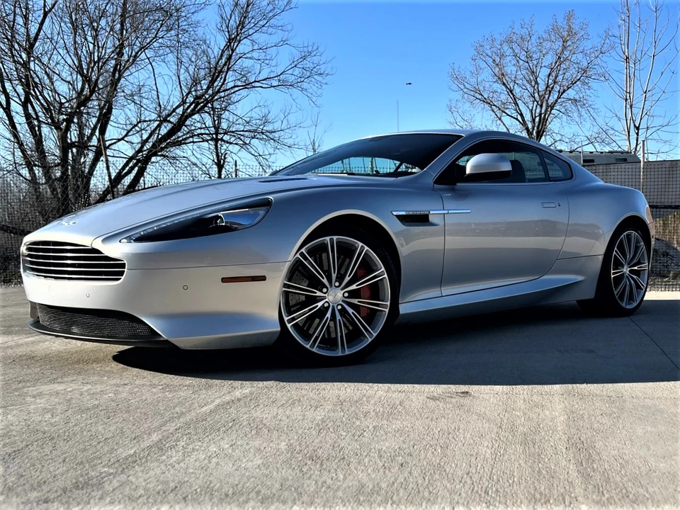 2015 Aston Martin DB9 - Image 14 of 31
