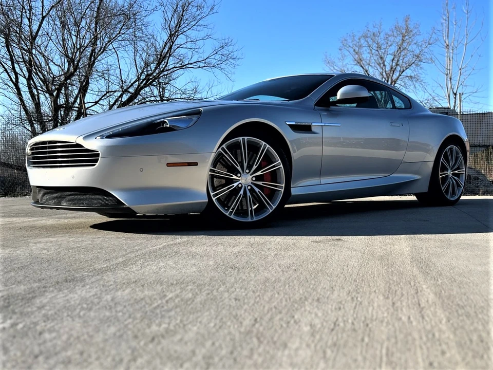2015 Aston Martin DB9 - Image 15 of 31