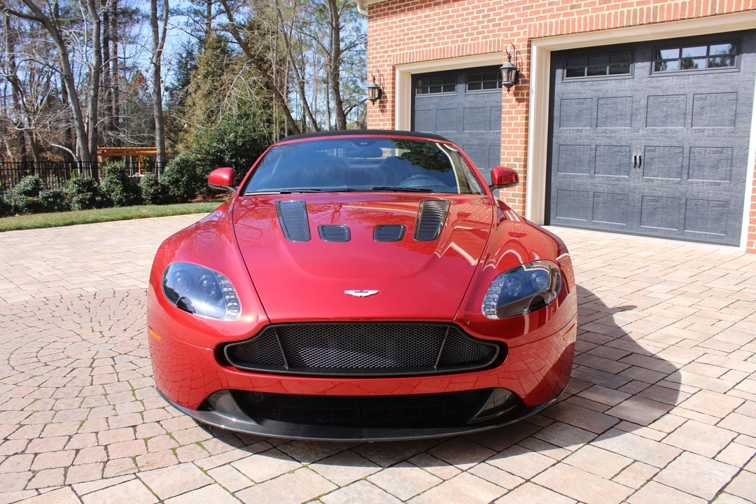 2015 Aston Martin V12 Vantage (2010-2018) - Image 5 of 31