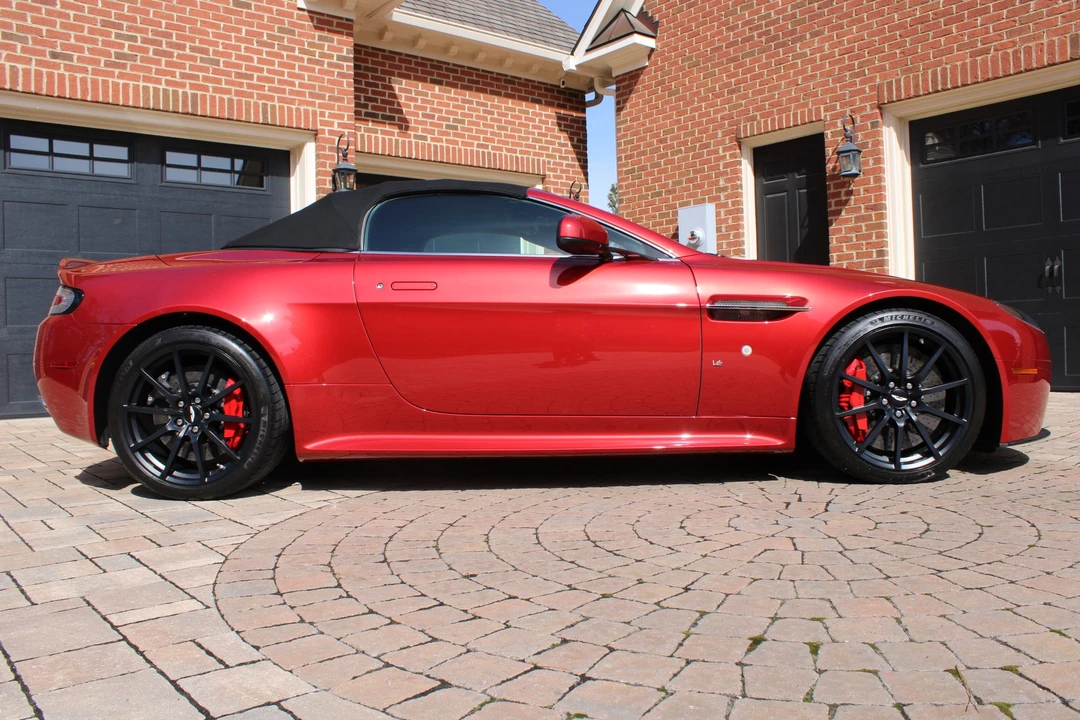 2015 Aston Martin V12 Vantage (2010-2018) - Image 16 of 31