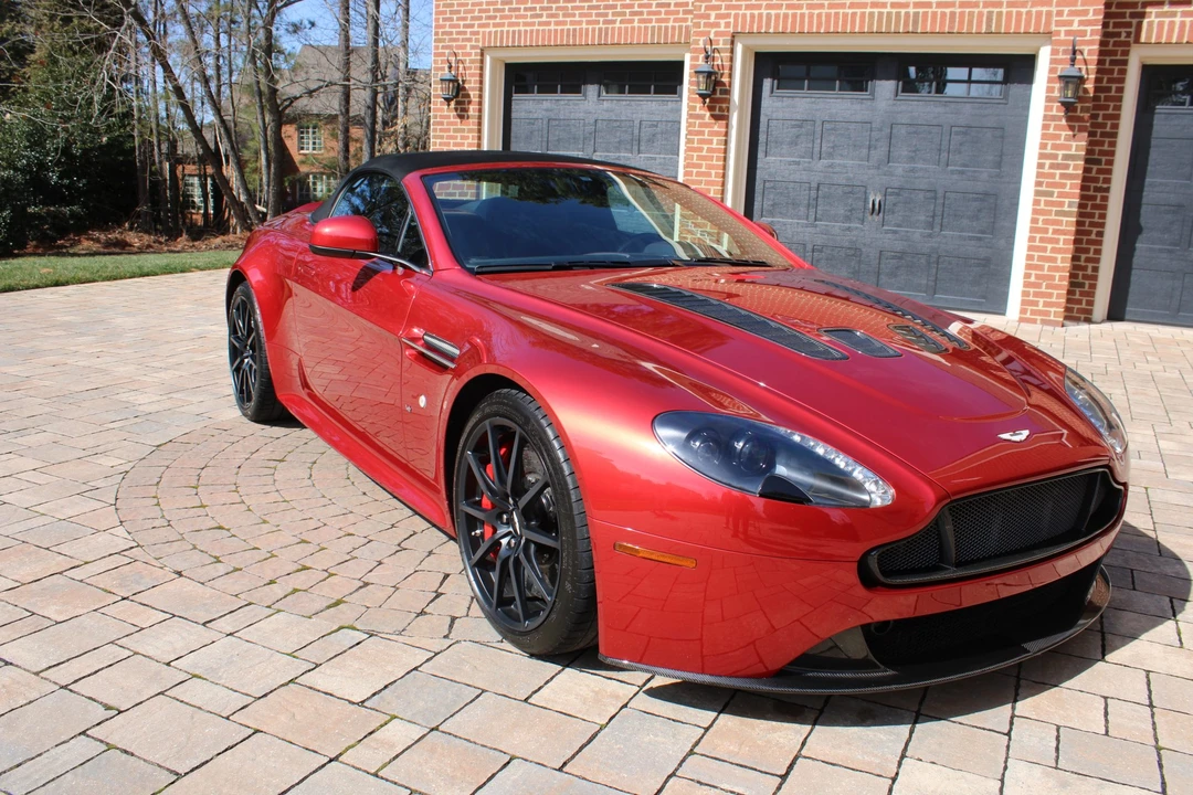 2015 Aston Martin V12 Vantage (2010-2018) - Image 13 of 31