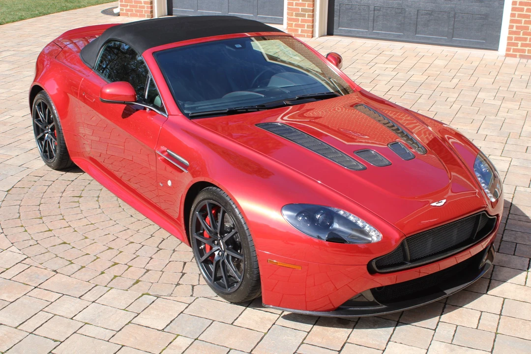 2015 Aston Martin V12 Vantage (2010-2018) - Image 12 of 31