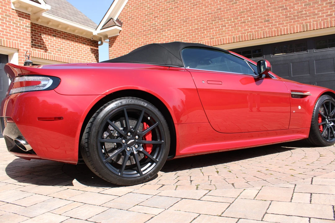 2015 Aston Martin V12 Vantage (2010-2018) - Image 17 of 31